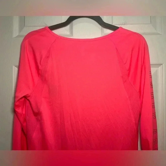 Under Armor Size Small Hot Pink UA Sunblock Long Sleeve Shirt - Picture 6 of 8